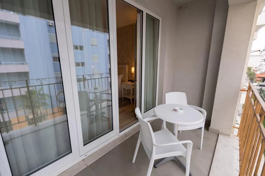 6 PREMIUM.jpg 6 PREMIUM.jpg